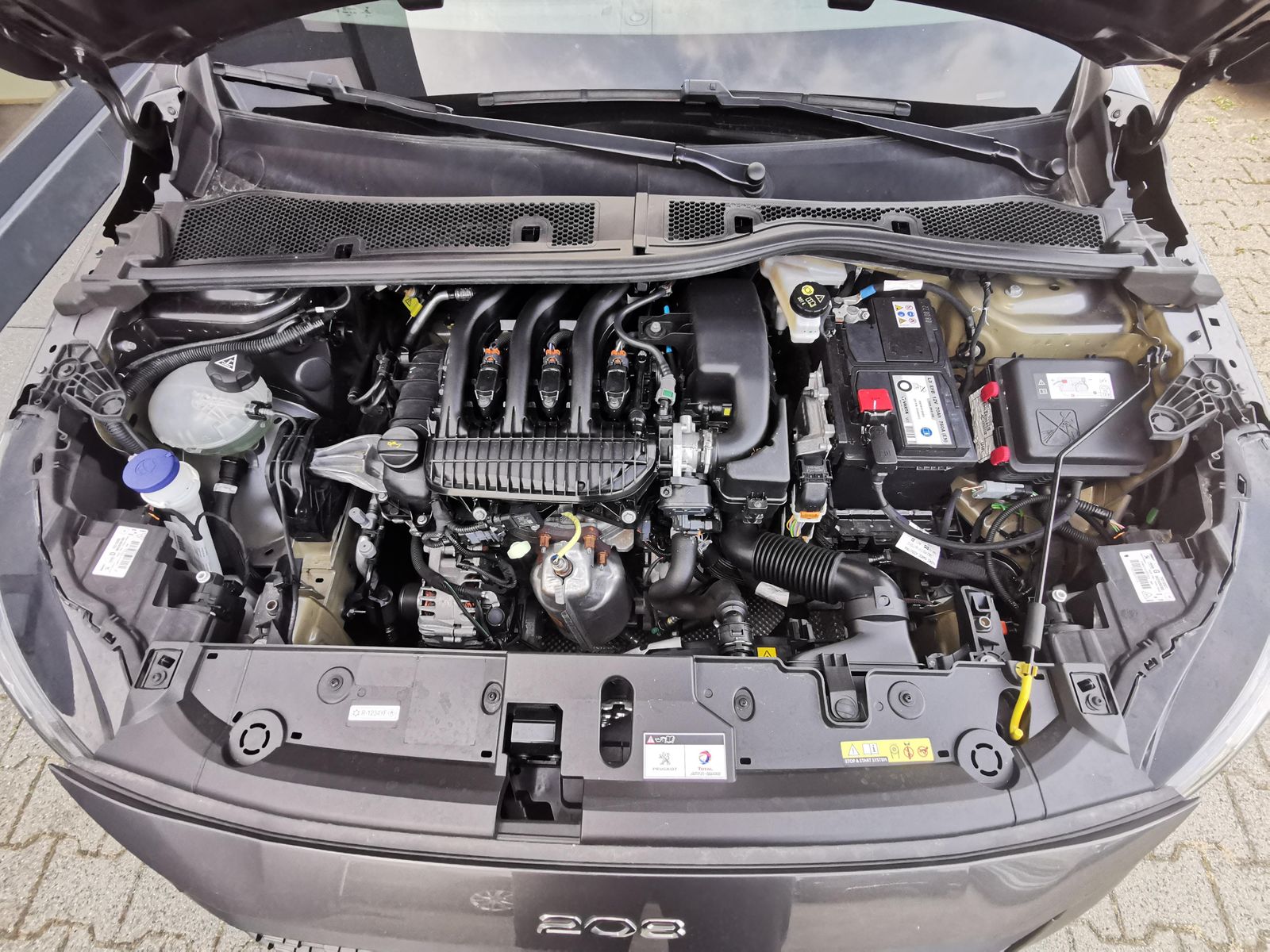 Fahrzeugabbildung Peugeot 208 1.2 PureTech 75, Active Pack