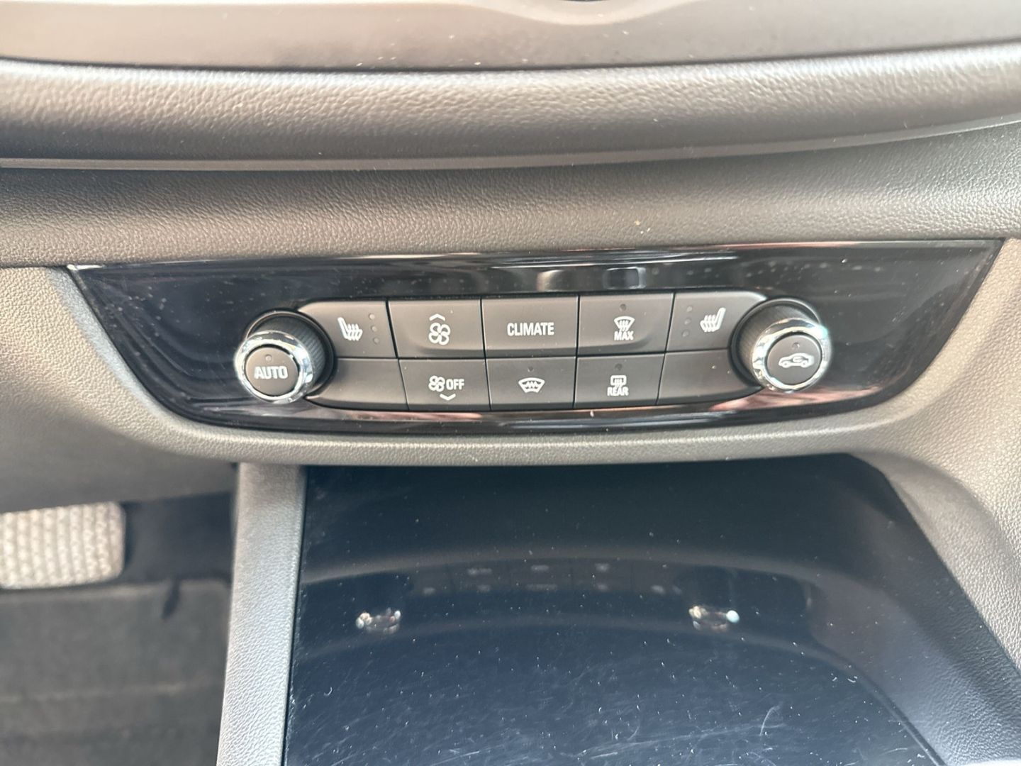 Fahrzeugabbildung Opel Insignia B INNOVATION INSIGNIA 1.5 Sports Tourer