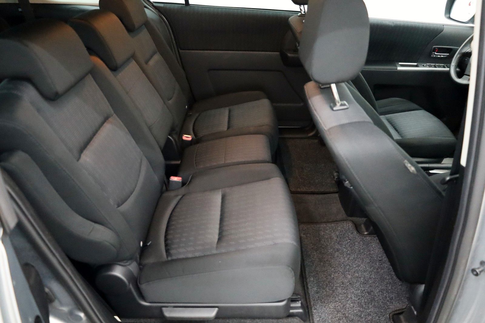 Fahrzeugabbildung Mazda 5 Lim. 2.0 Active 7 Sitzer,SH,PDC,Allwetter