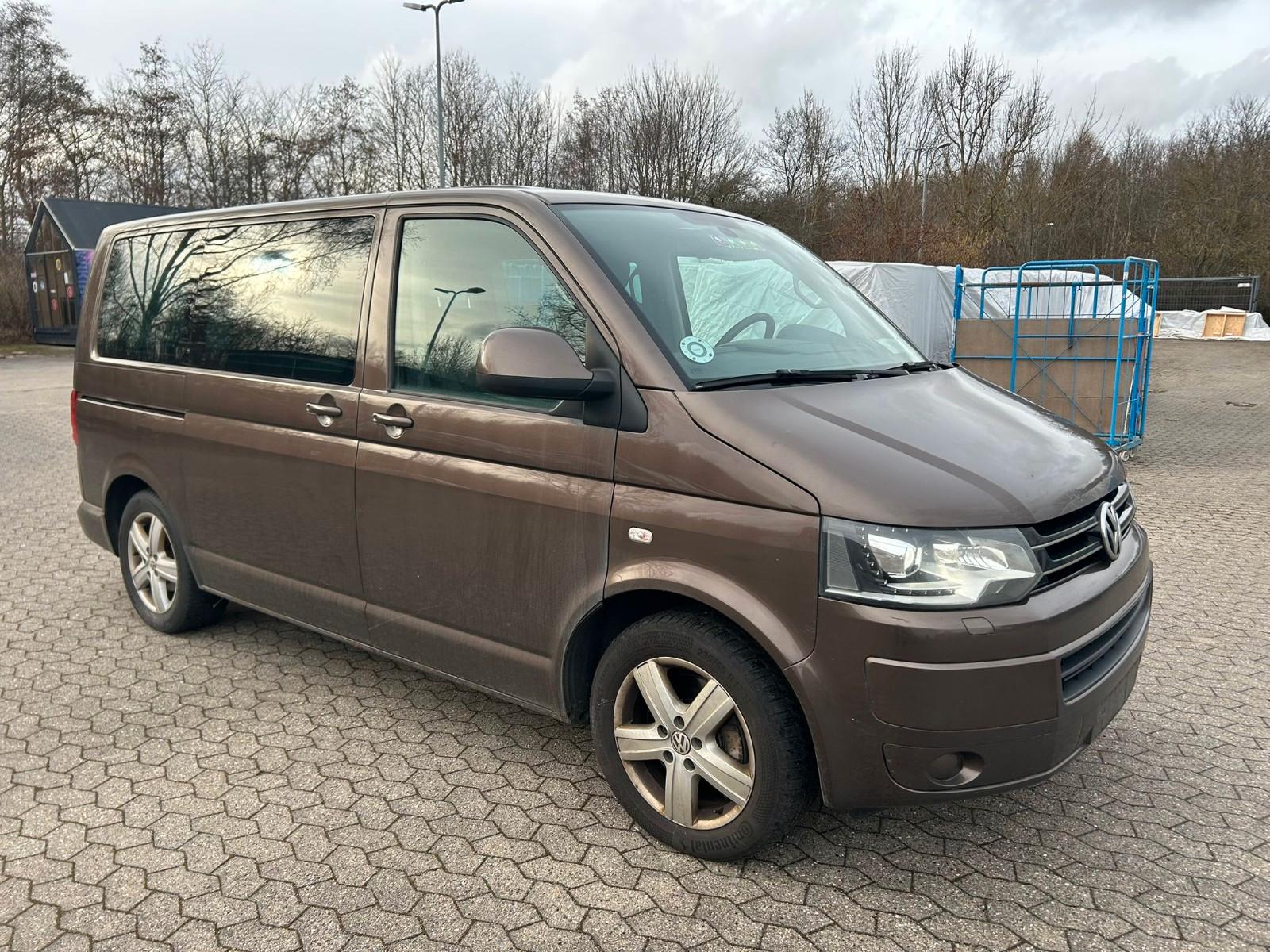 Volkswagen T5 Transporter Multivan Comfortline*NUEMOTOR*1Hd