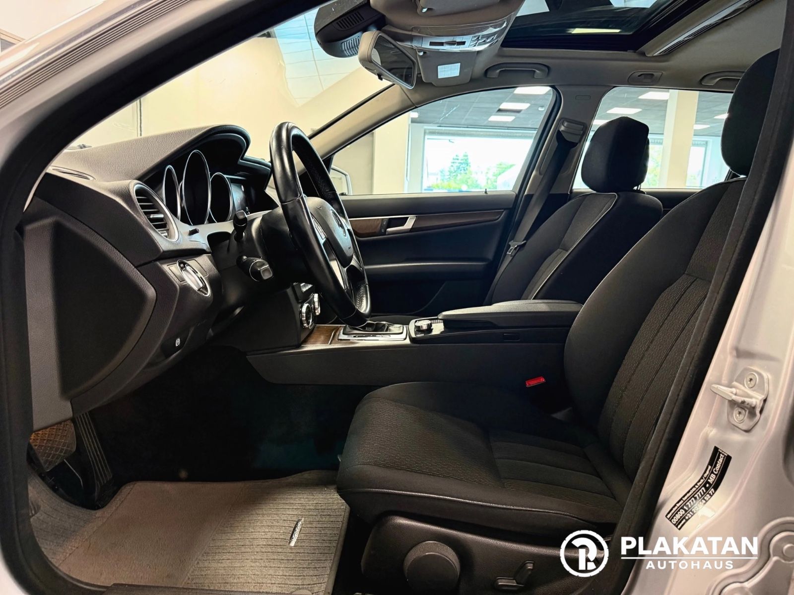 Fahrzeugabbildung Mercedes-Benz C 180CDI T-Model Bi-Xenon Automatik NAVI AHK