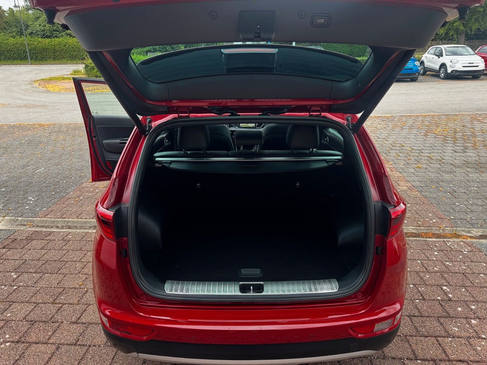 Fahrzeugabbildung Kia Sportage GT-Line 4WD GLASDACH SITZKÜHLUNG