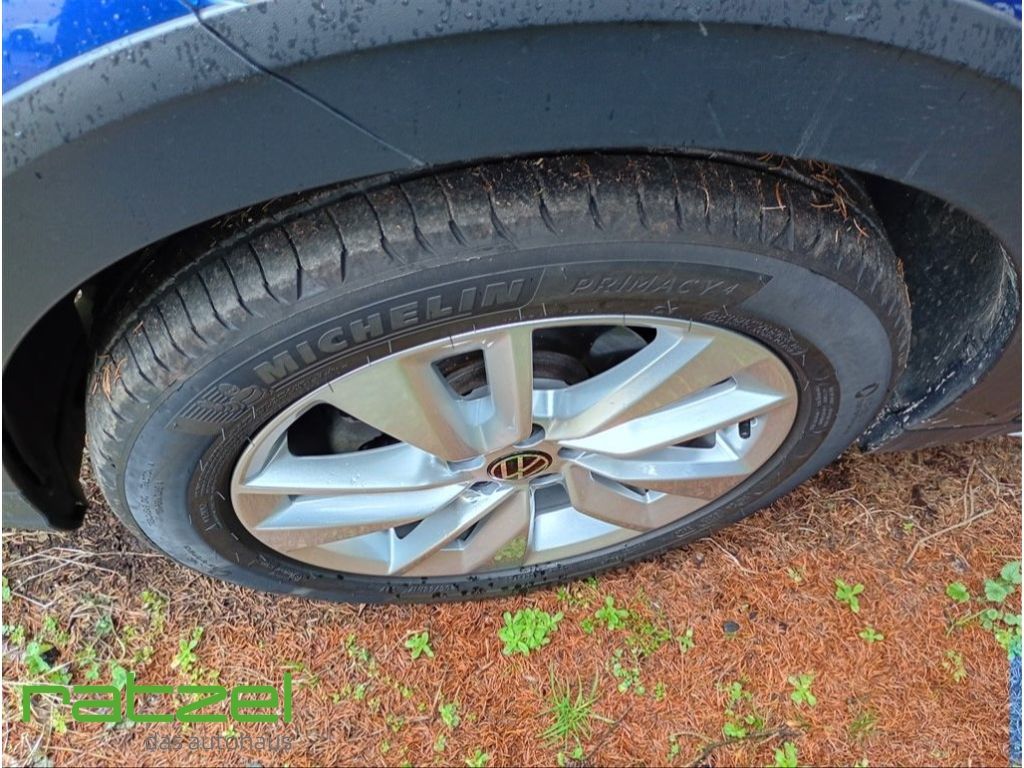 Fahrzeugabbildung Volkswagen Taigo Edition Plus Life 1,0 l TSI Navi LED ACC A