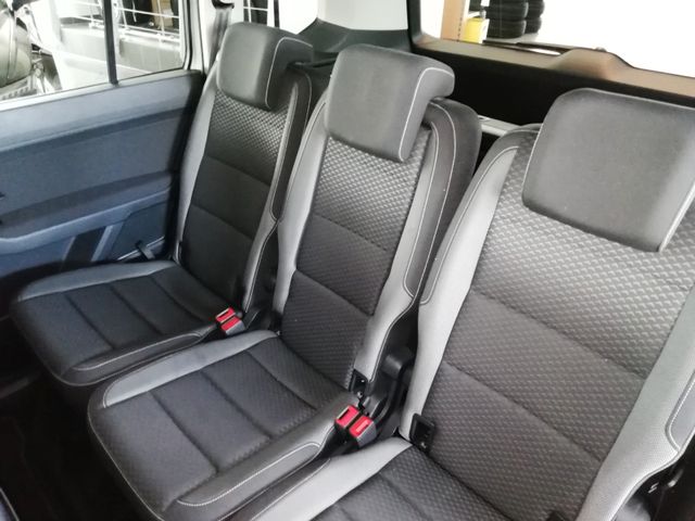 Fahrzeugabbildung Volkswagen Touran 1.5 TSI "Active" 7-Sitzer