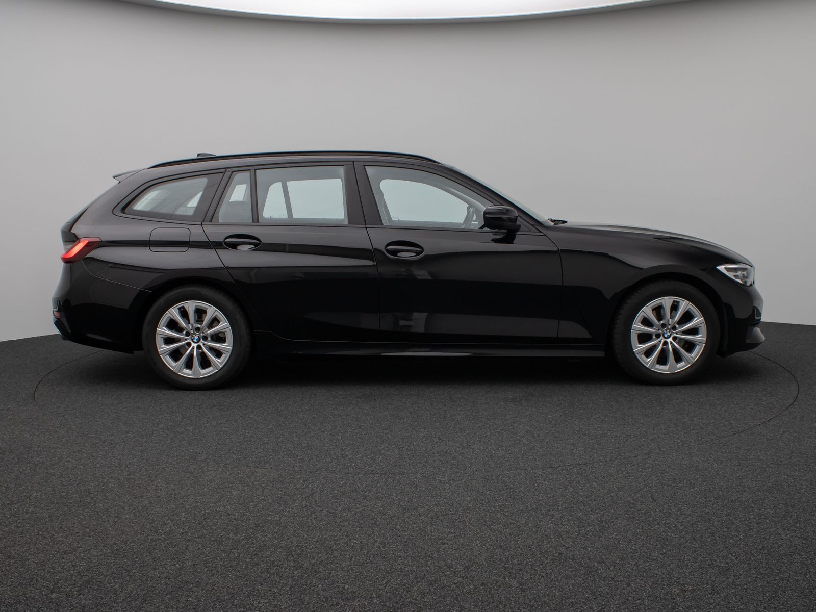 Fahrzeugabbildung BMW 320d DAB CockPitPr PDC AHK Stop&Go Komfort Sport