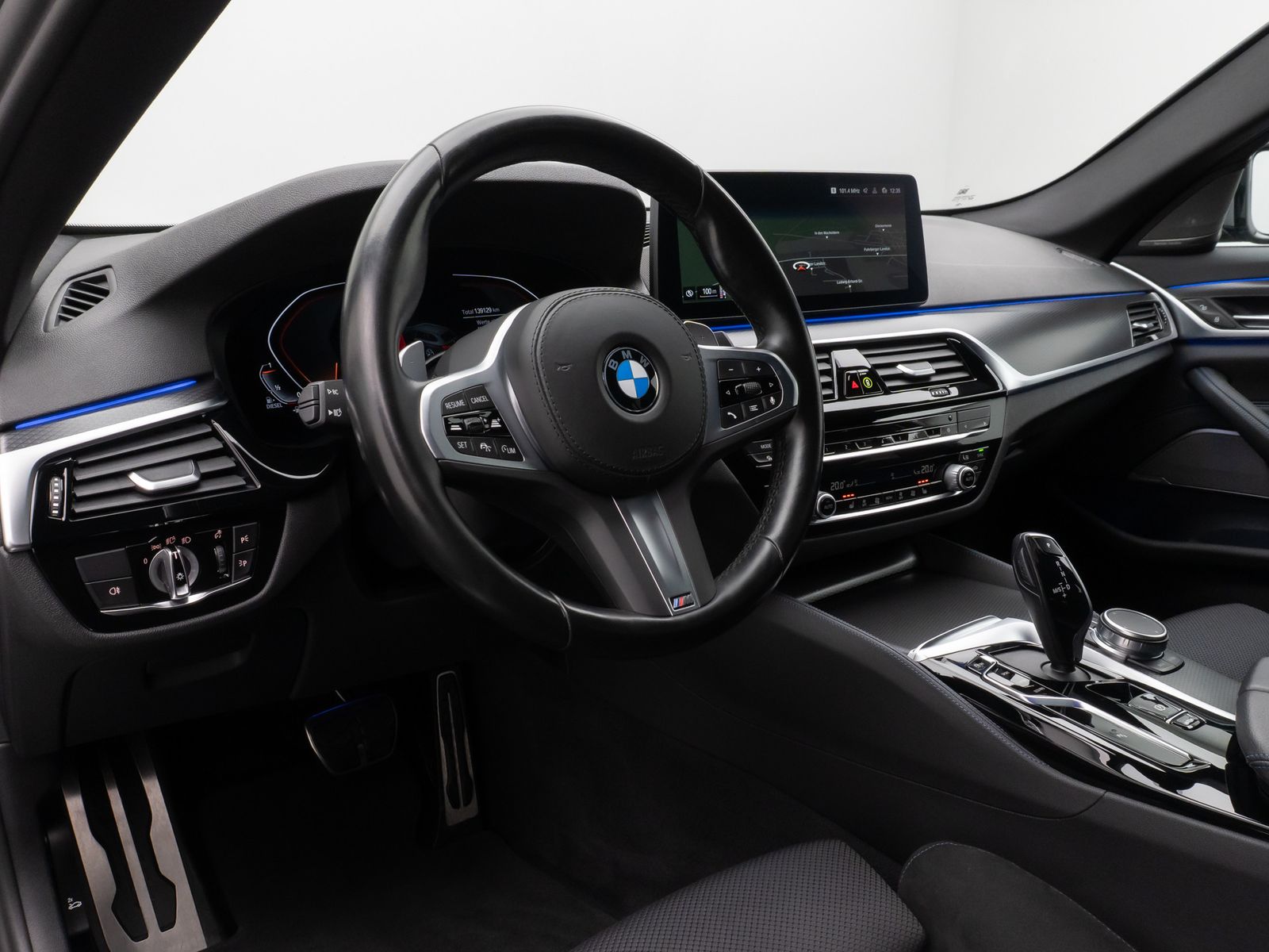 Fahrzeugabbildung BMW 520d M Sport DAB H/K PDC Stop&Go Fernlichtassist