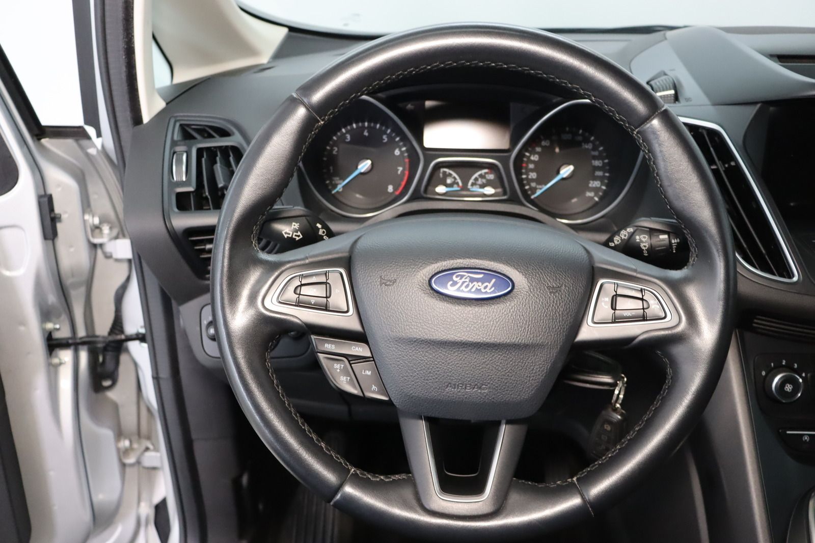Fahrzeugabbildung Ford Grand C-Max 1.0 Cool & Connect * Navi * SHZ HU/A