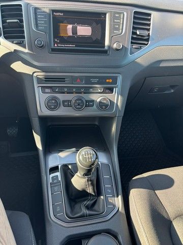 Golf Sportsvan Lounge AHK ALLWETTER XENON