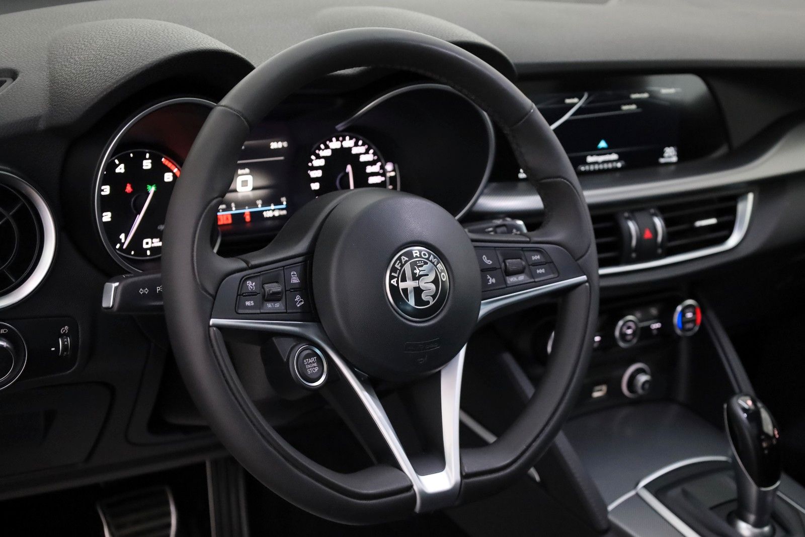 Fahrzeugabbildung Alfa Romeo Stelvio Super Q4 Leder,Navi,Panorama,Apple CarP.