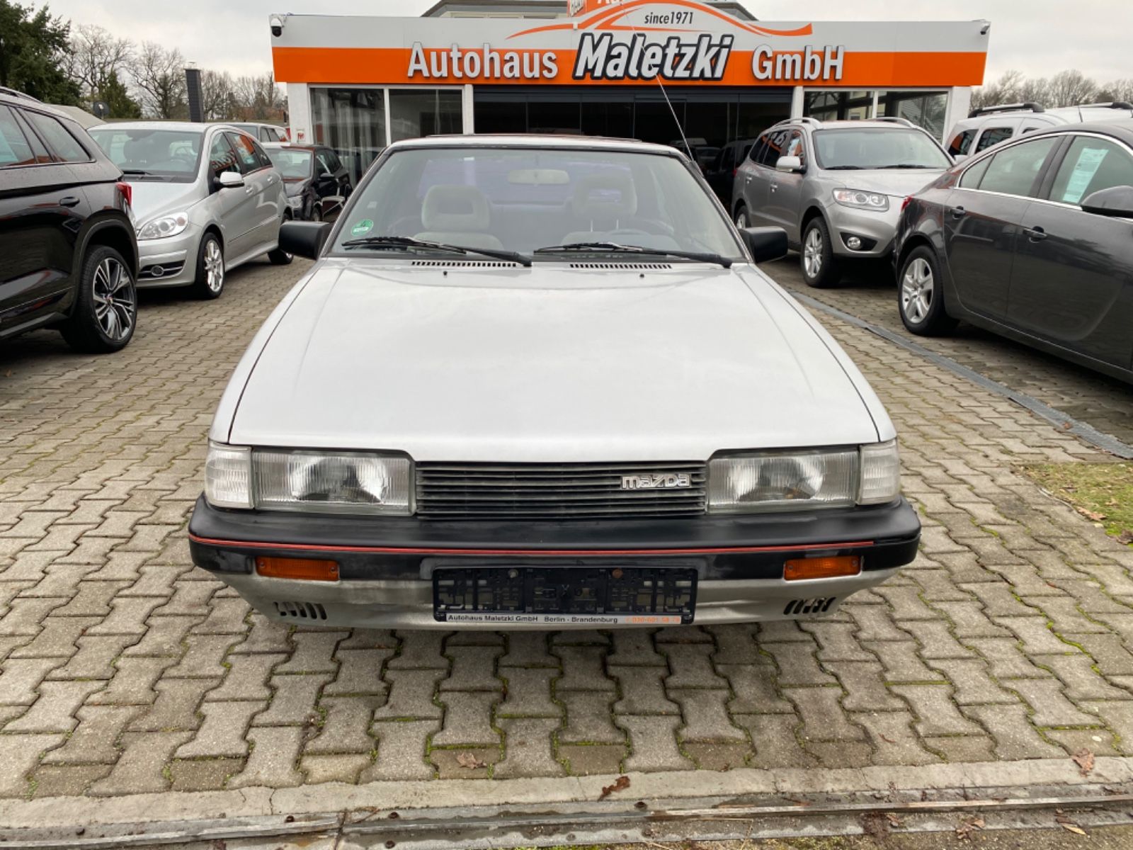 Fahrzeugabbildung Mazda 626 2.0 Oldtimer*H-Kennzeichen*Elektr. Fensterh*