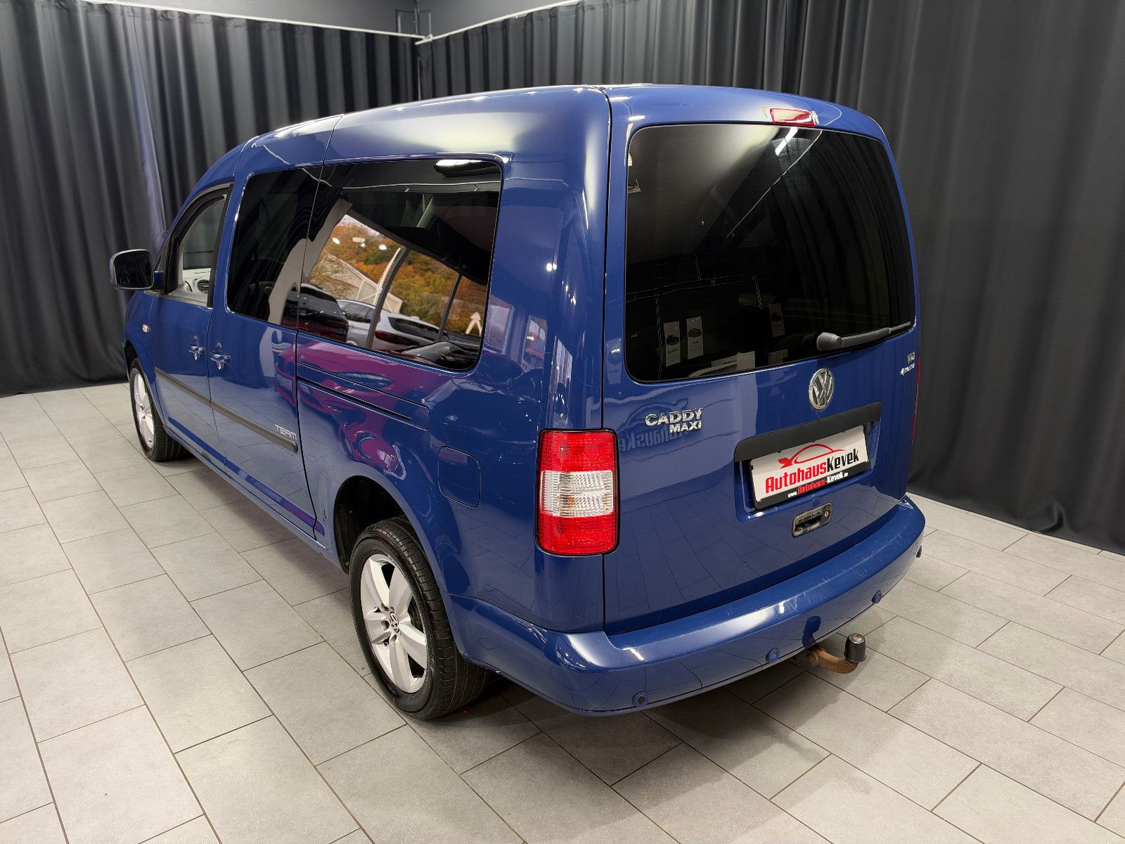 Fahrzeugabbildung Volkswagen Caddy Maxi Life Team 4Motion |AHK|PDC|7-SITZER