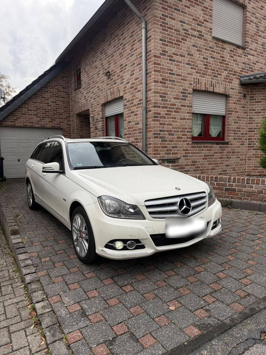 Mercedes-Benz C200, 2011