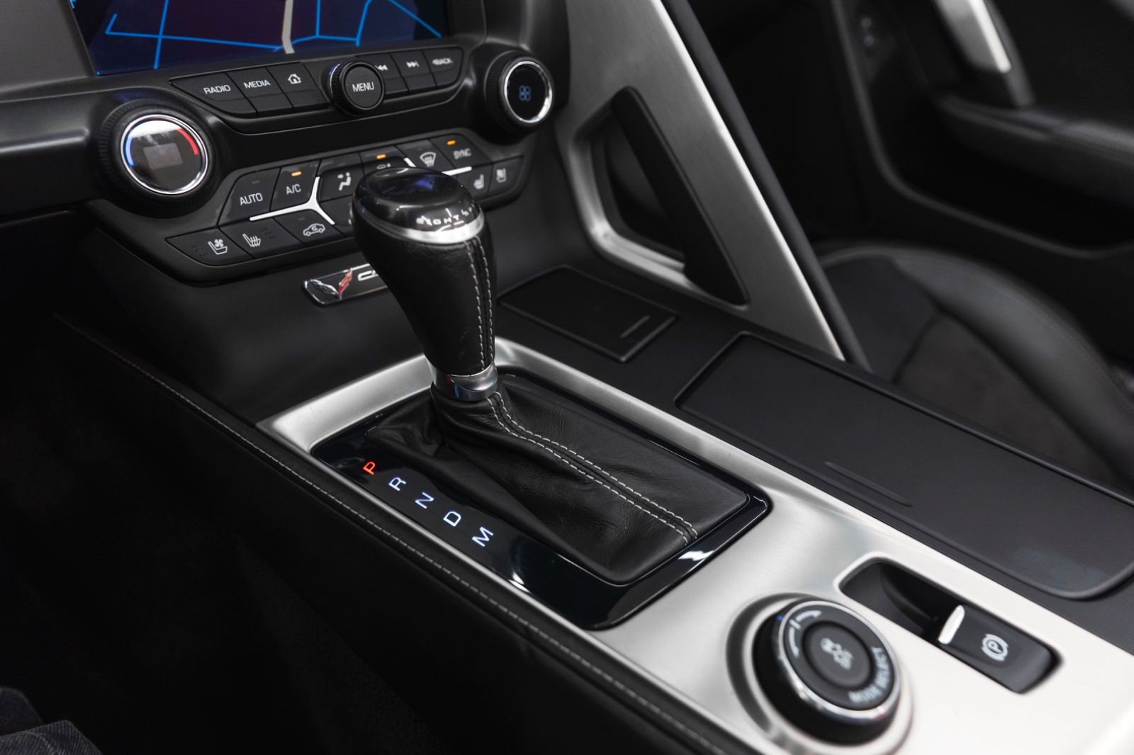 Fahrzeugabbildung Corvette C7 Stingray 6,2L Cabrio 3LT HUD KAM