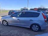 Hyundai i30 CW blue 1.6 CRDi 66 kW Classic - Hyundai i30 aus 2010: Cw