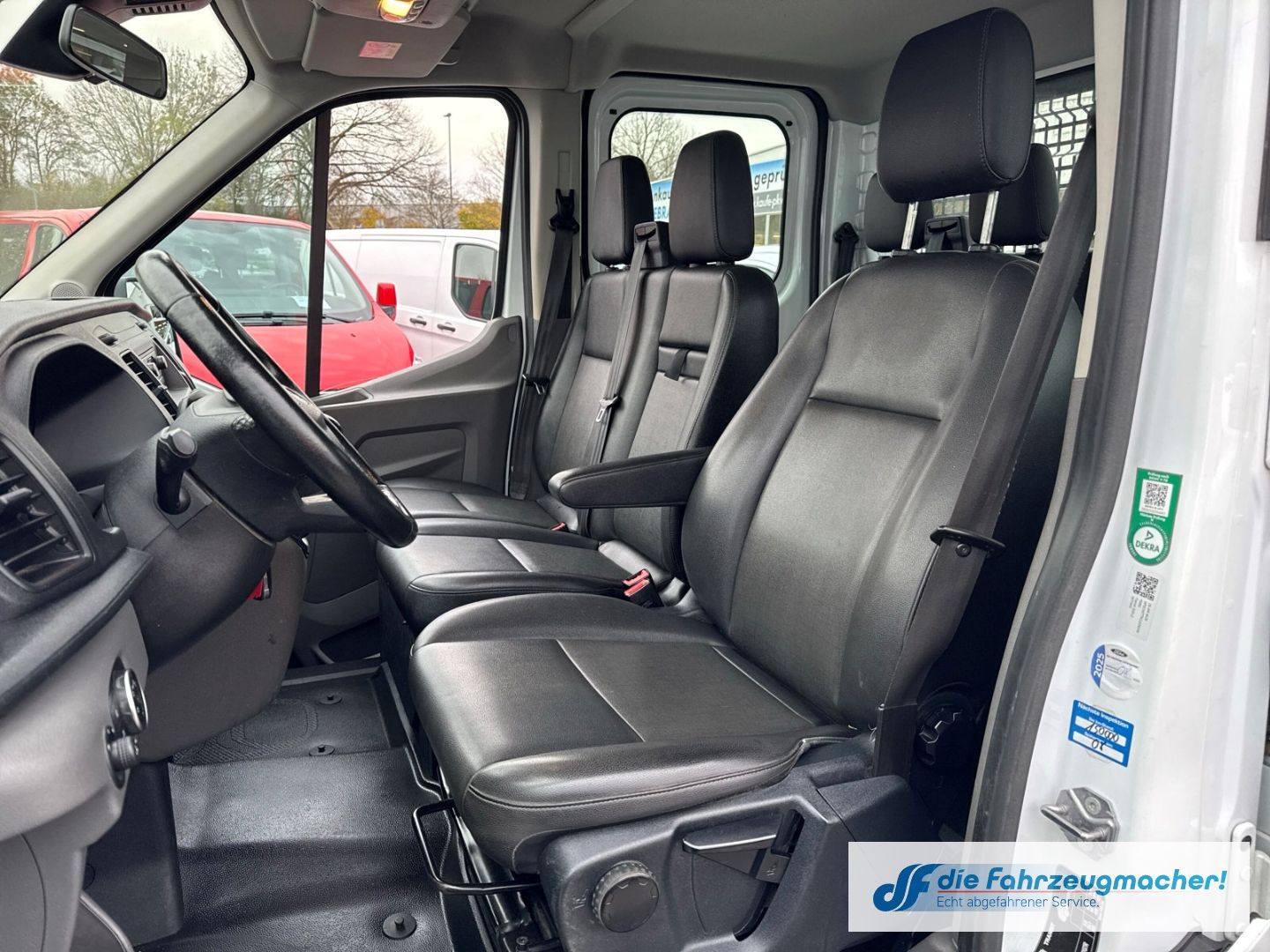 Fahrzeugabbildung Ford Transit Pritsche 350 L2 Doppelkabine  2.0 TDCi D