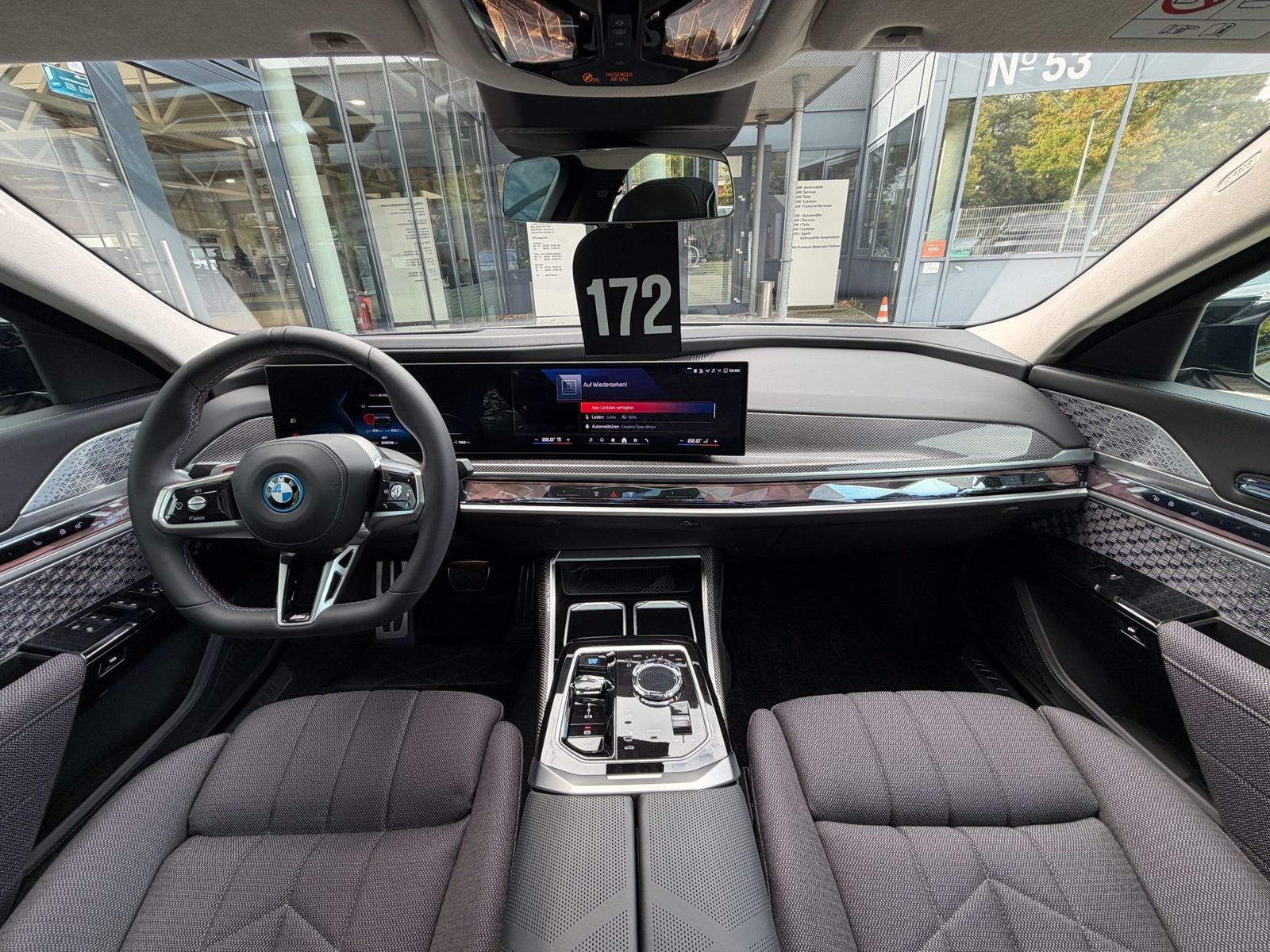 BMW i7 M70 xDrive M Sport Two-Tone B&W TV Lounge foto 2