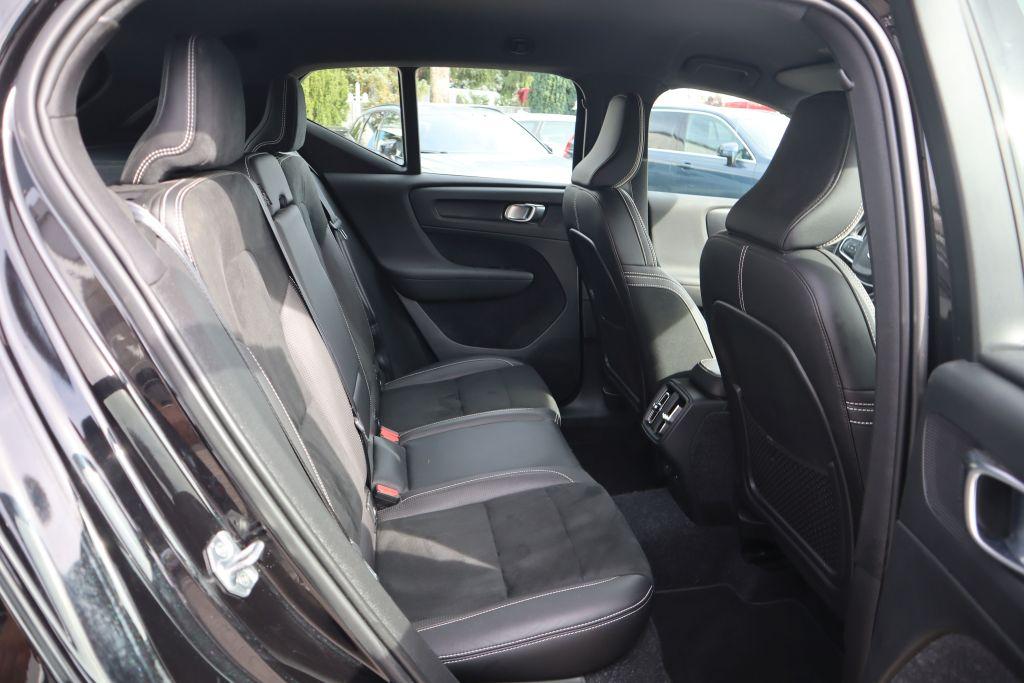 Volvo XC40 T4 AWD Geartronic R-Design|NAVI|R-CAM|BLIS|