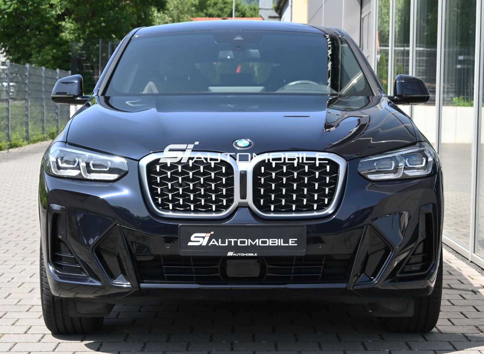 Fahrzeugabbildung BMW X4 xDr.30d M SPORT °ACC°AHK°STANDHEIZUNG°21 ZOLL