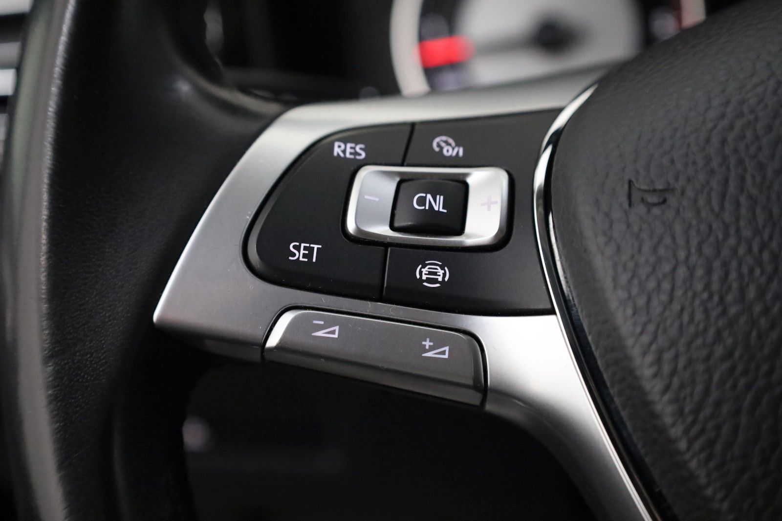 Fahrzeugabbildung Volkswagen Touareg Elegance 4M,R-Line,Keyless,AHK el,SR+WR