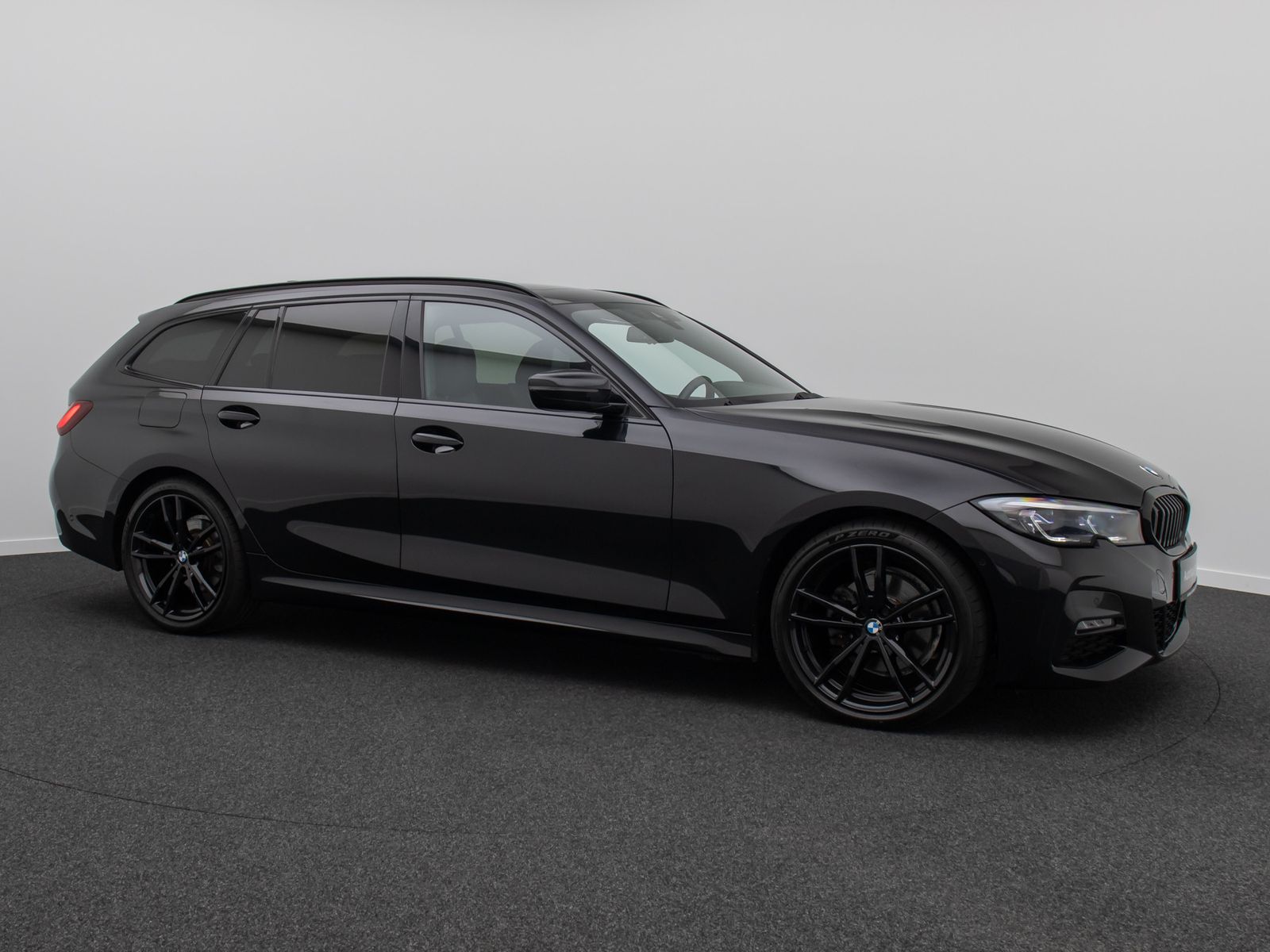 Fahrzeugabbildung BMW 320d xD M Sport Panorama Laser DAB AHK Alarm 19"