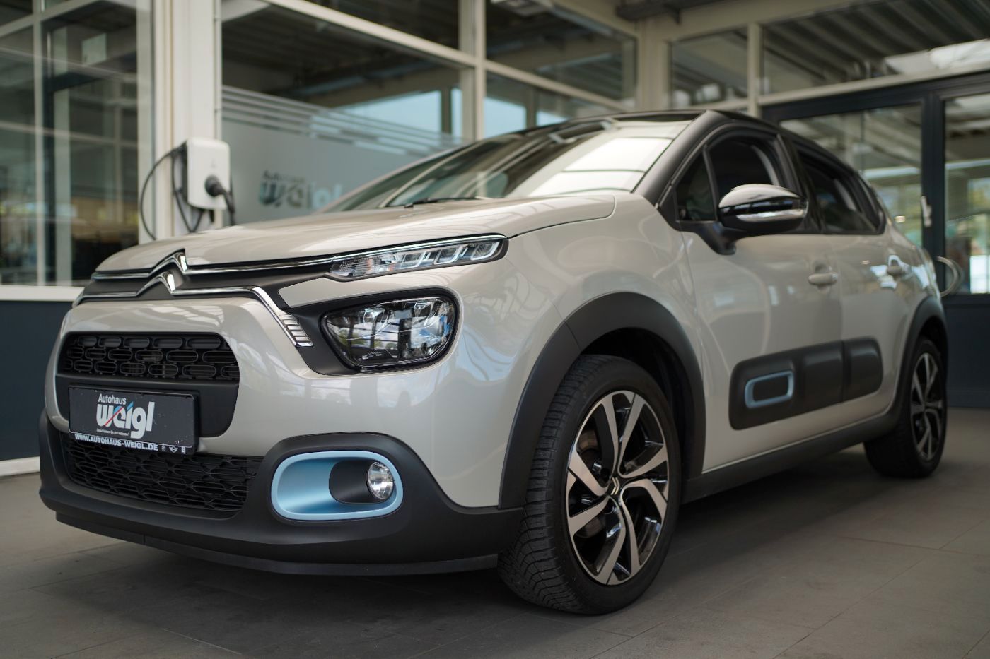 Fahrzeugabbildung Citroën C3 PureTech 110 Elle Klima Navi Sitzheizung