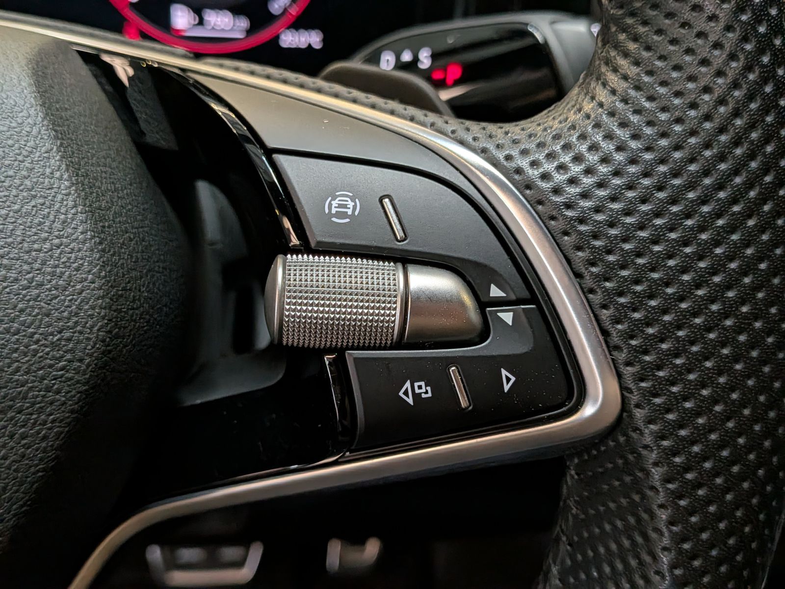 Fahrzeugabbildung SKODA Kodiaq 2.0TDI SPORTLINE*MEMOR*CAM*LED*ACC*7-SITZ