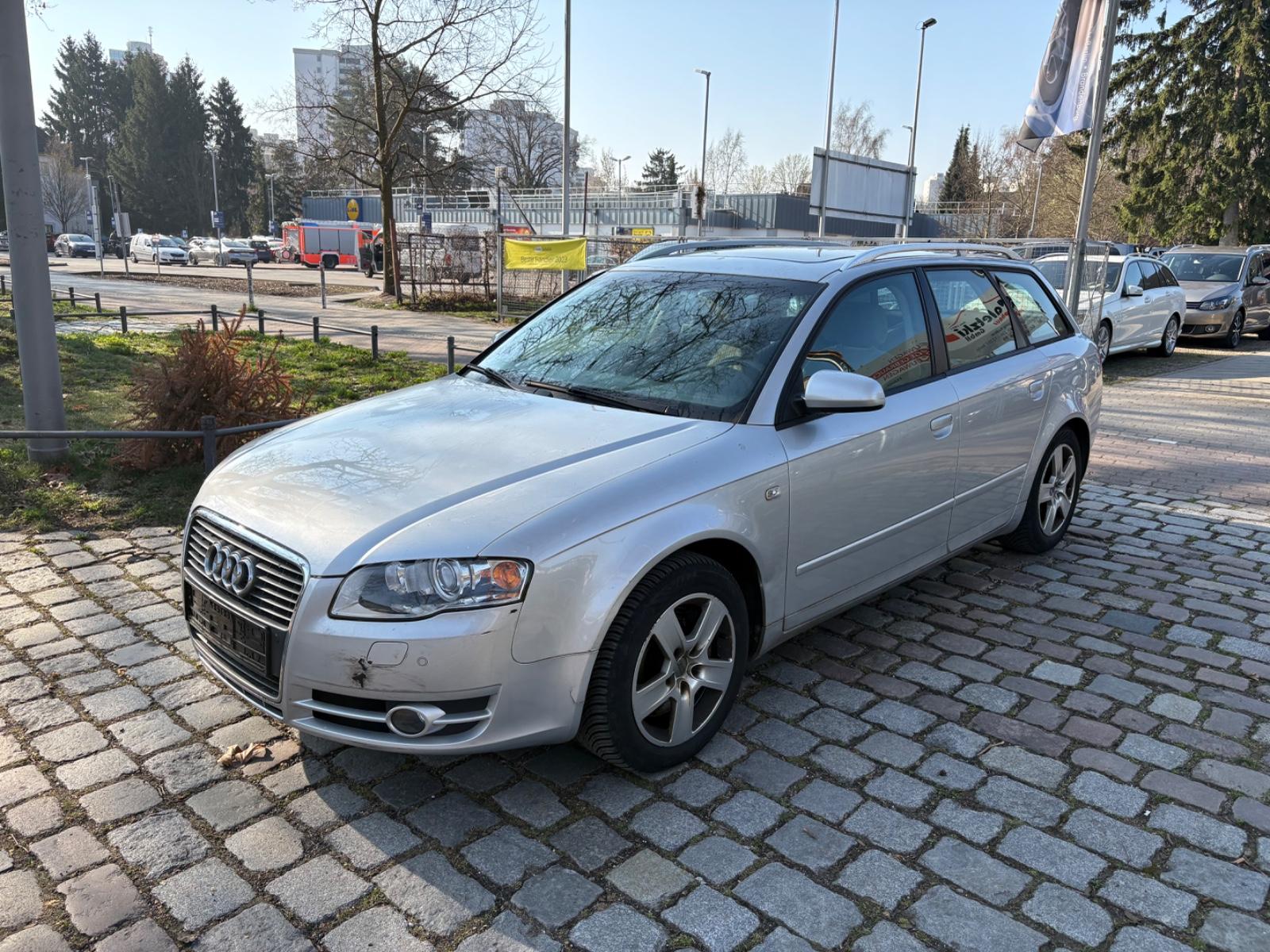 Audi A4 2.0 TFSI Avant*SHZ*Schiebedach*Xenon*