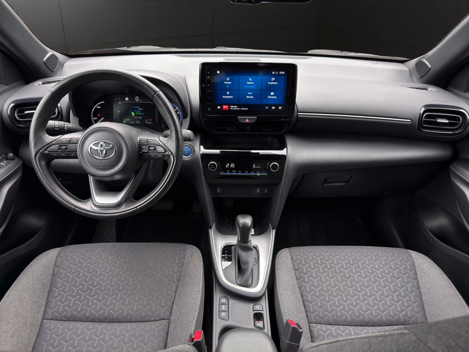 Fahrzeugabbildung Toyota Yaris Cross Hybrid *Team-D*Bhz-Lenkrad*RFK*ACC*