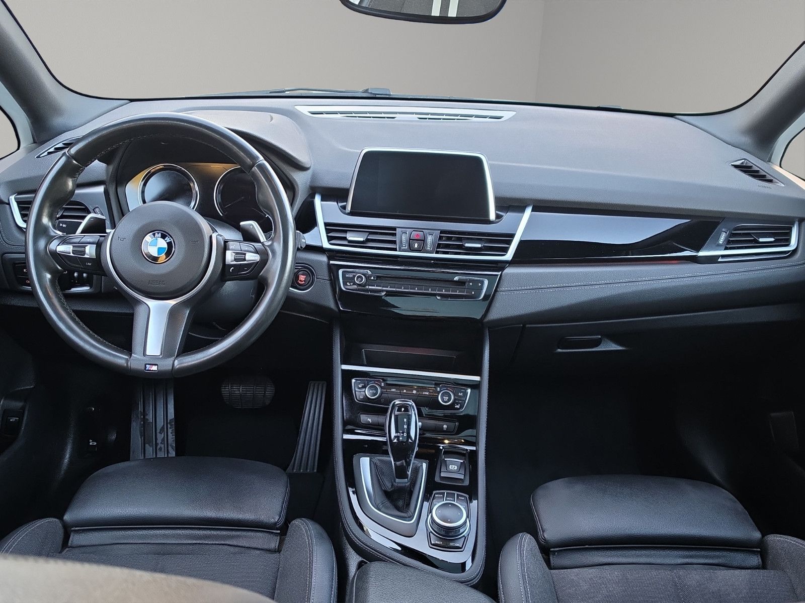 Fahrzeugabbildung BMW 2 Active Tourer 218 d Sport Line Sport-Automatik