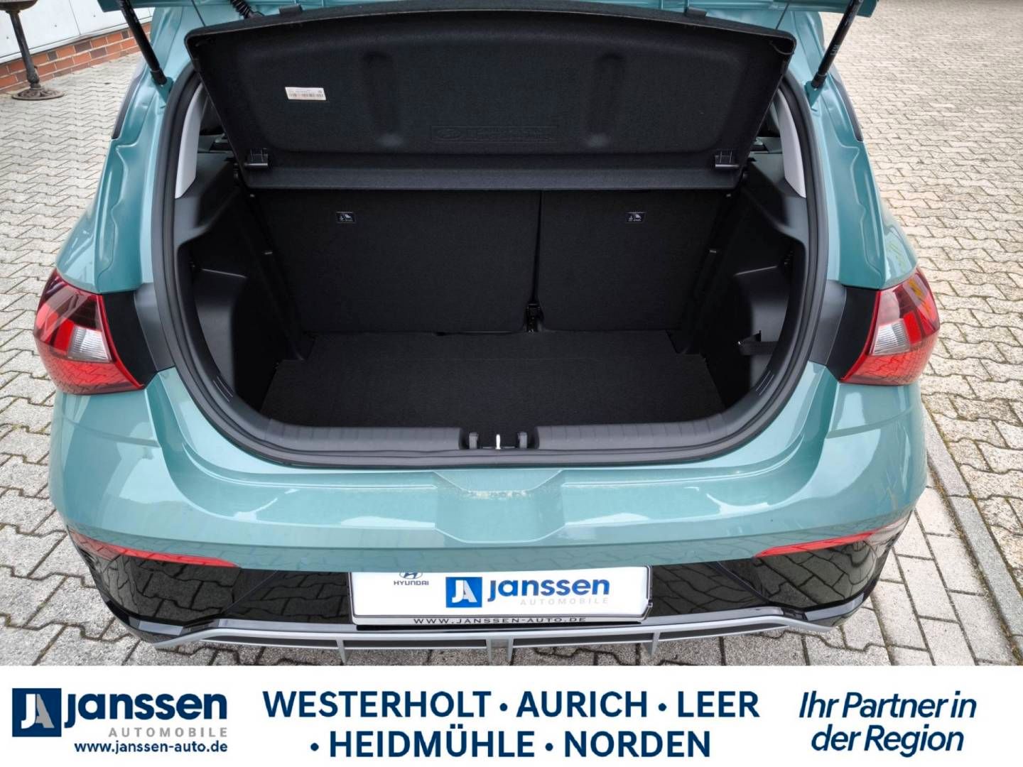 Fahrzeugabbildung Hyundai i20 Select Funktionspaket PDC Navi Rückfahrkamer