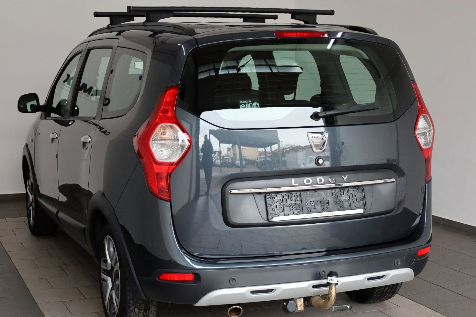 Fahrzeugabbildung Dacia Lodgy Stepway Plus,Navi,SH,Kamera,AHK, 7 Sitzer