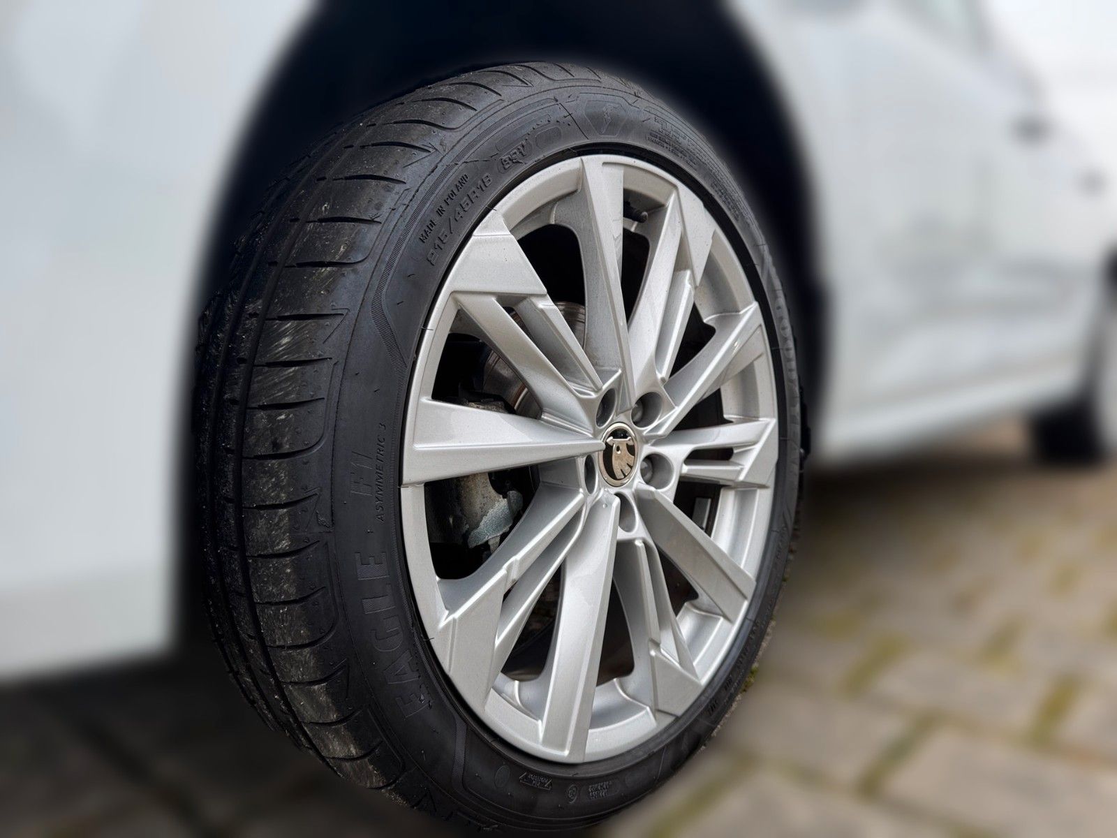 Fahrzeugabbildung SKODA Kamiq Selection 1.0 TSI *ACC*PANO*KAMERA*AMUNDSE