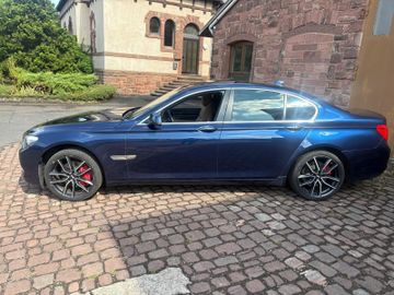 BMW 740 - 4