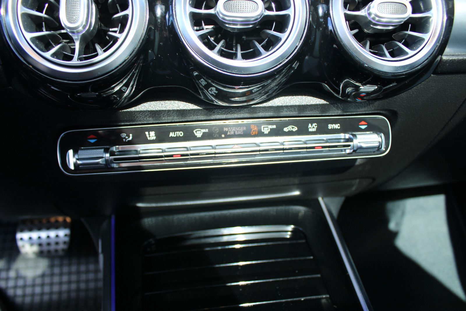 Mercedes-Benz GLB 220d 4Matic AMG-Line Head-Up Distronic AHK foto 17