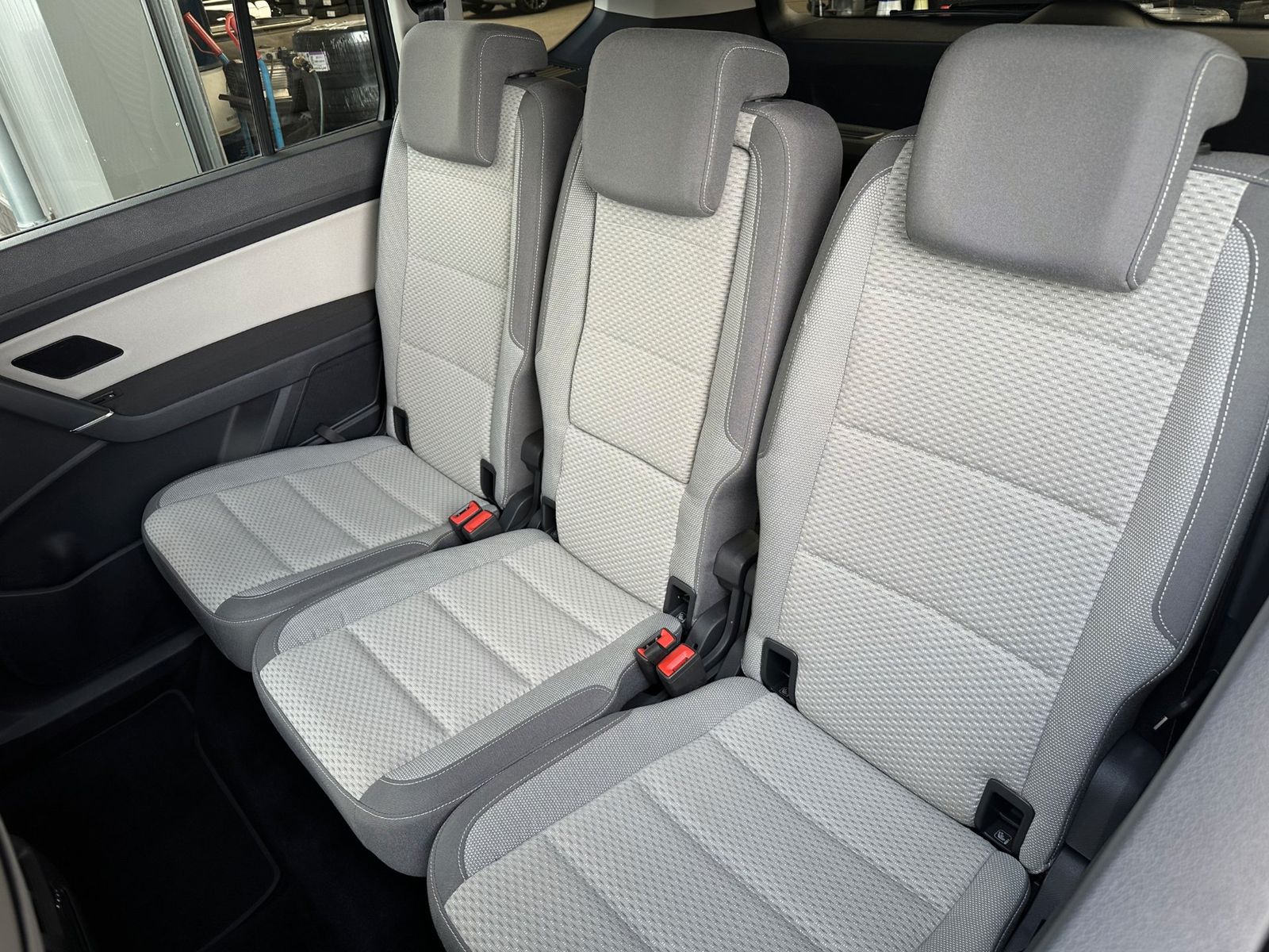Fahrzeugabbildung Volkswagen Touran 2.0 TDI DSG Comfortline NAV+LED+AHK