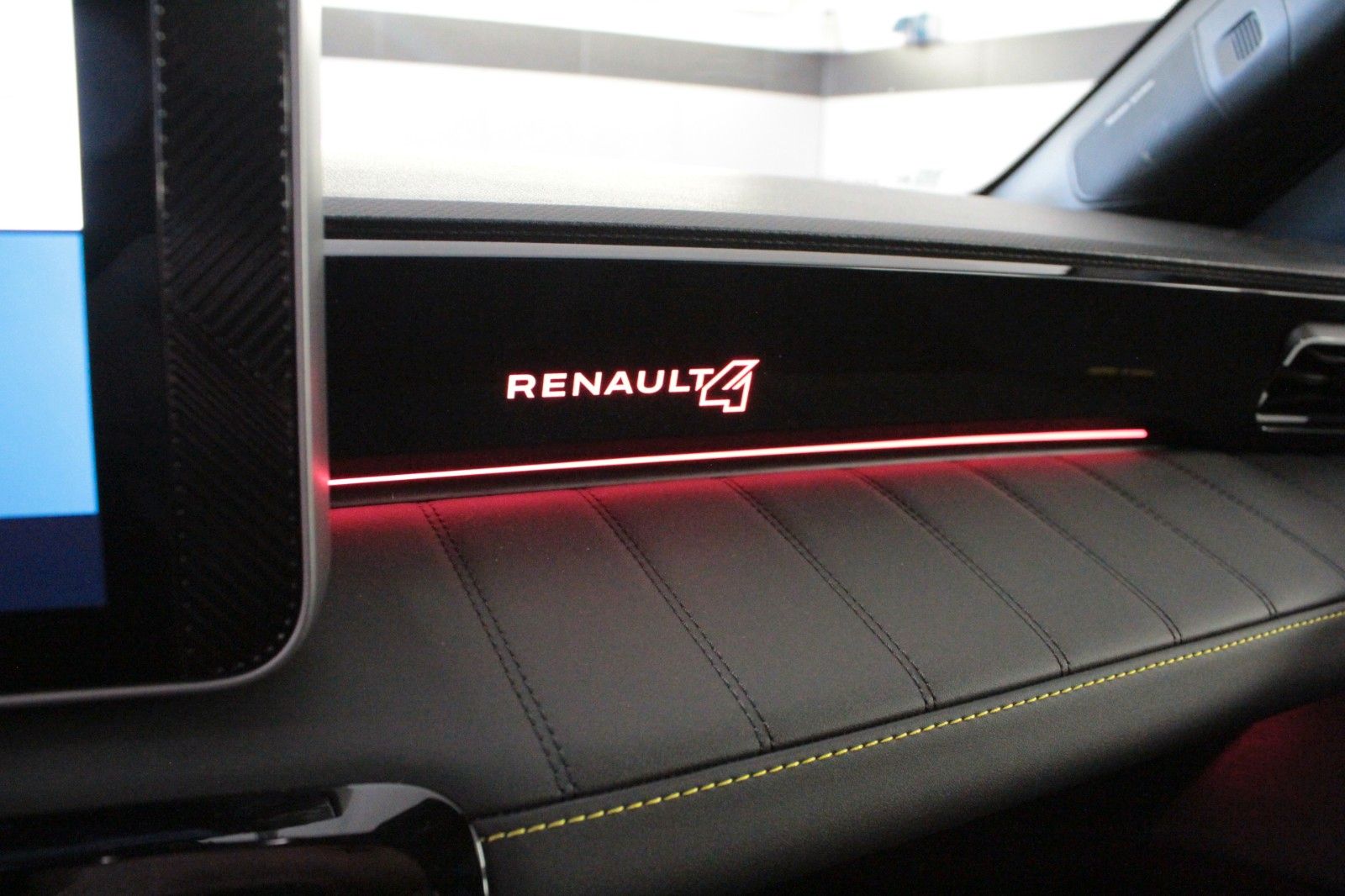 Fahrzeugabbildung Renault R 4 150 Comfort Range Iconic *Vollausstattung*