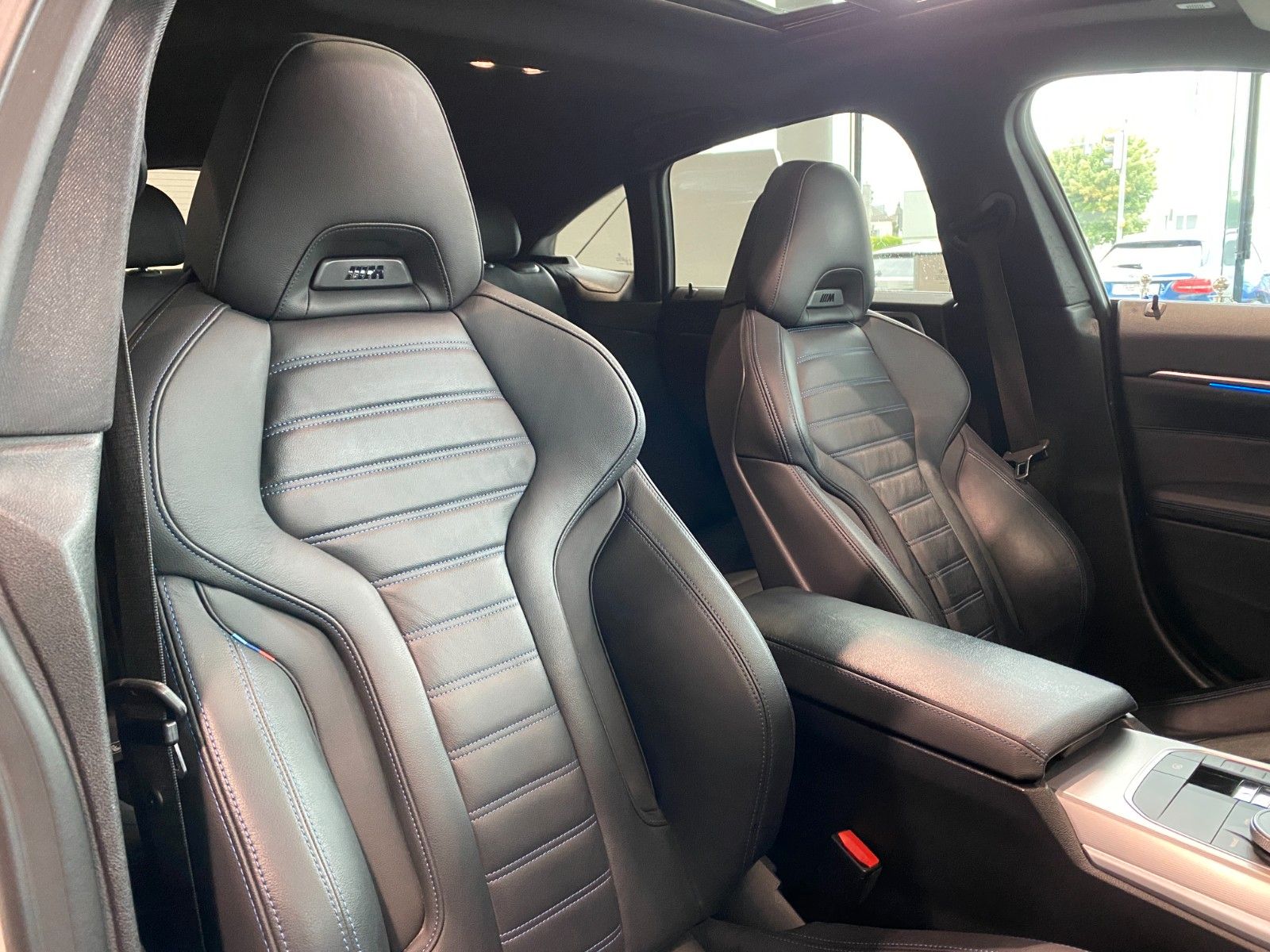 BMW i4 M50 M-Sitze Laser SurrView eGSD H&K ACC AHK foto 25