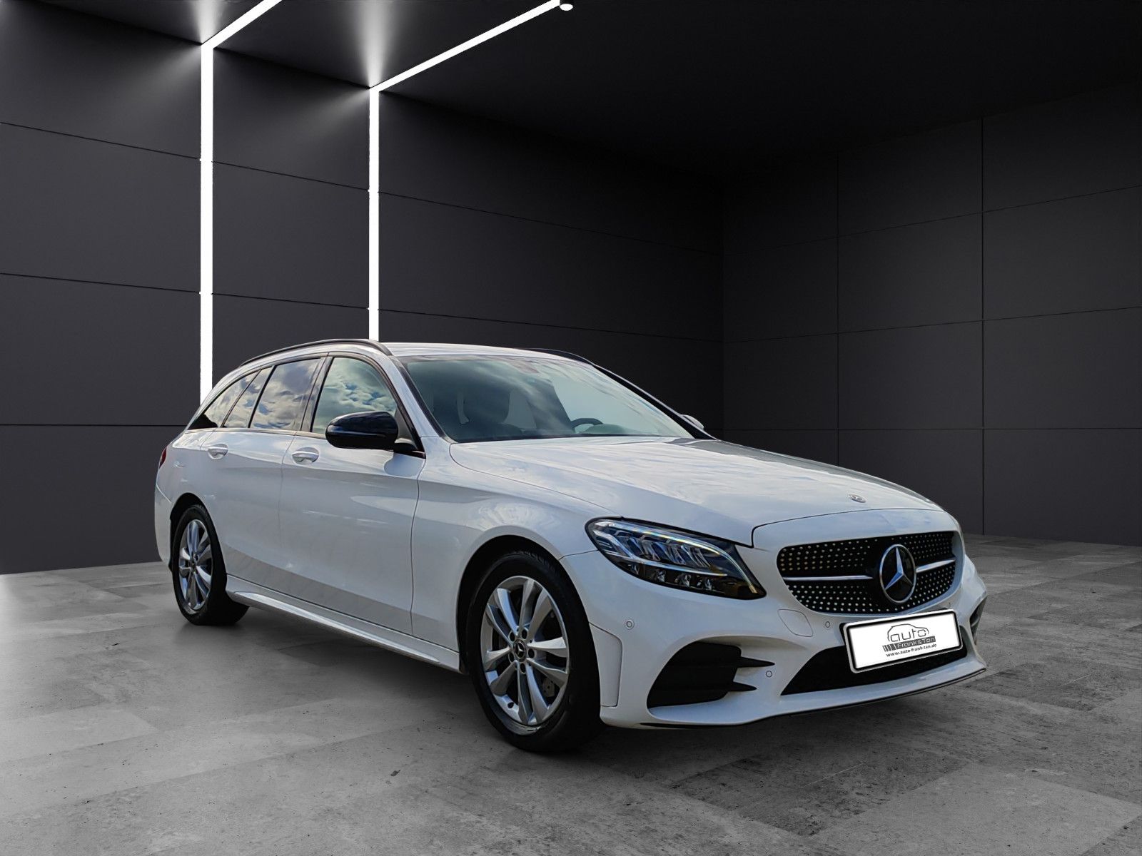 Fahrzeugabbildung Mercedes-Benz C 200 T*AMG-Line*Navi*Night-Paket*Keyless-Go*