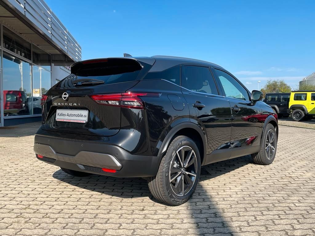 Fahrzeugabbildung Nissan Qashqai 1.3 DIG-T AT 4WD Tekna BOSE+PANO+HUD