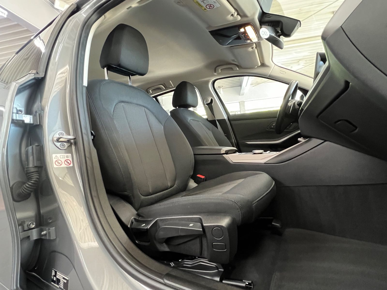 BMW 320 d xDrive Touring III DRIVING ASSISTANT III foto 17