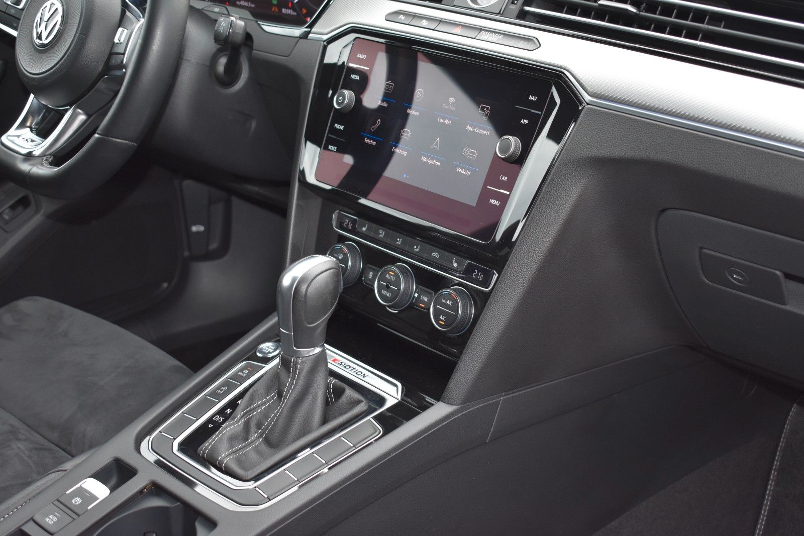 Fahrzeugabbildung Volkswagen Arteon R-Line 4Motion PANO/AHK/STH/MASAGE/DYNAUD