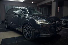 AUDI Q7 55 TFSI PANO*AHK*MATRIX*360*NAVI*ASSIST* AUDI Q7 55 TFSI PANO*AHK*MATRIX*360*NAVI*ASSIST*