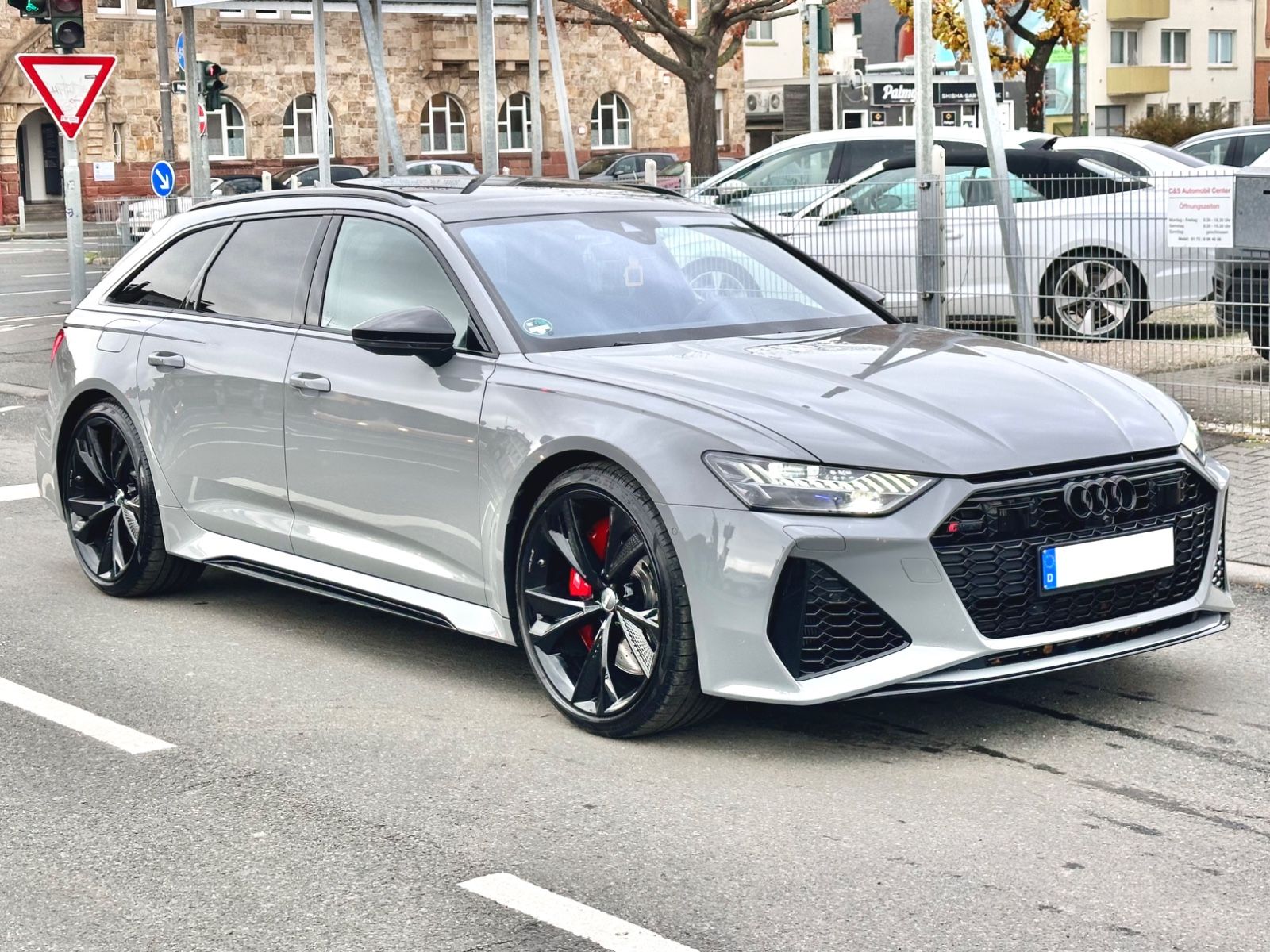 Fahrzeugabbildung Audi RS6 AVANT QUATTRO*PANO+VOLL+AHK*
