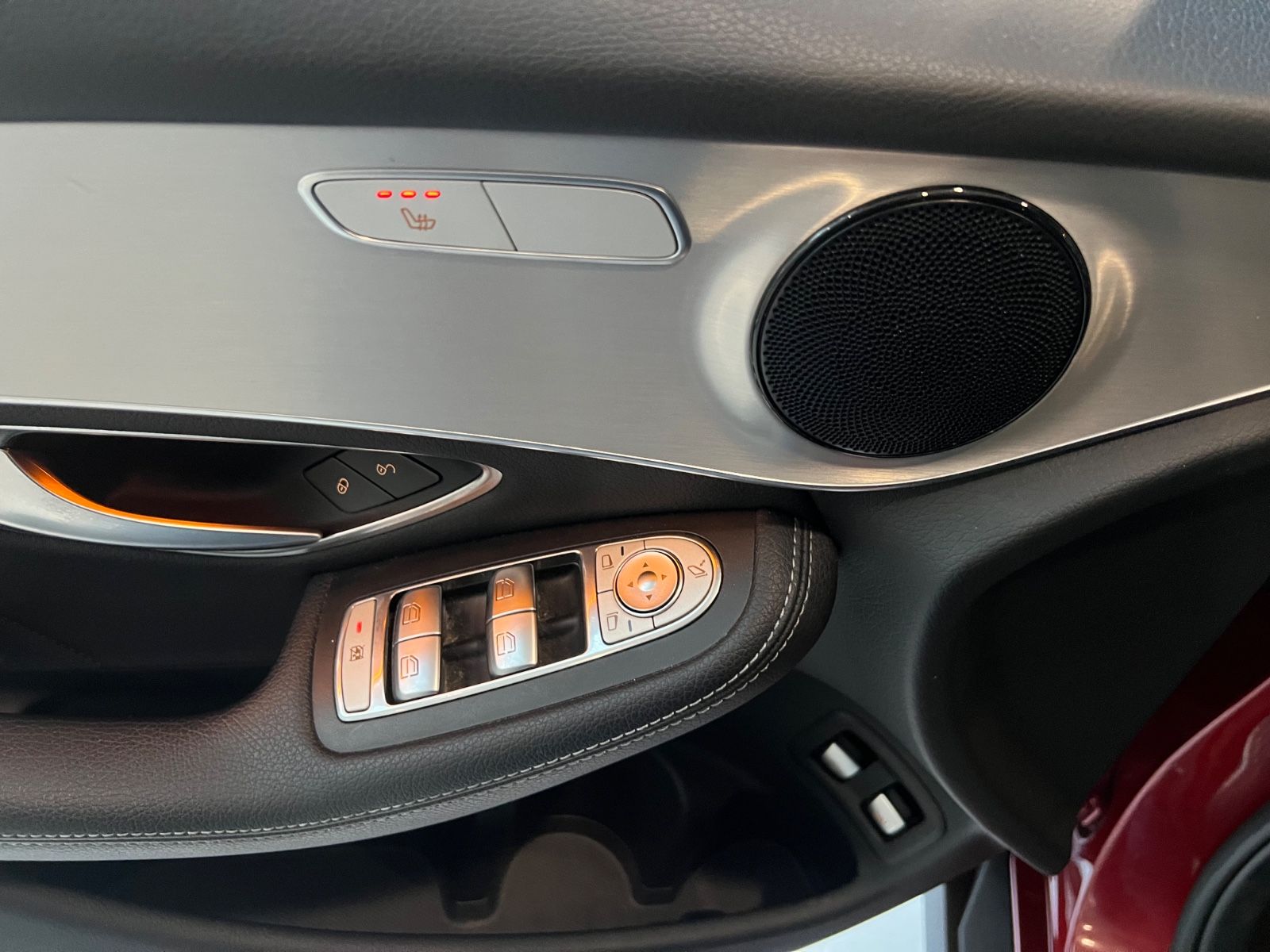 Fahrzeugabbildung Mercedes-Benz GLC 250 d 4Matic AMG LINE *DESIGNO-LACK*