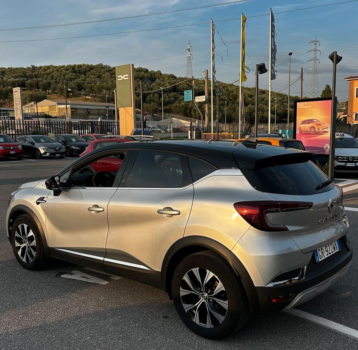 Other Renault Captur Full Hybrid E-Tech 145 CV Techno imagem 2