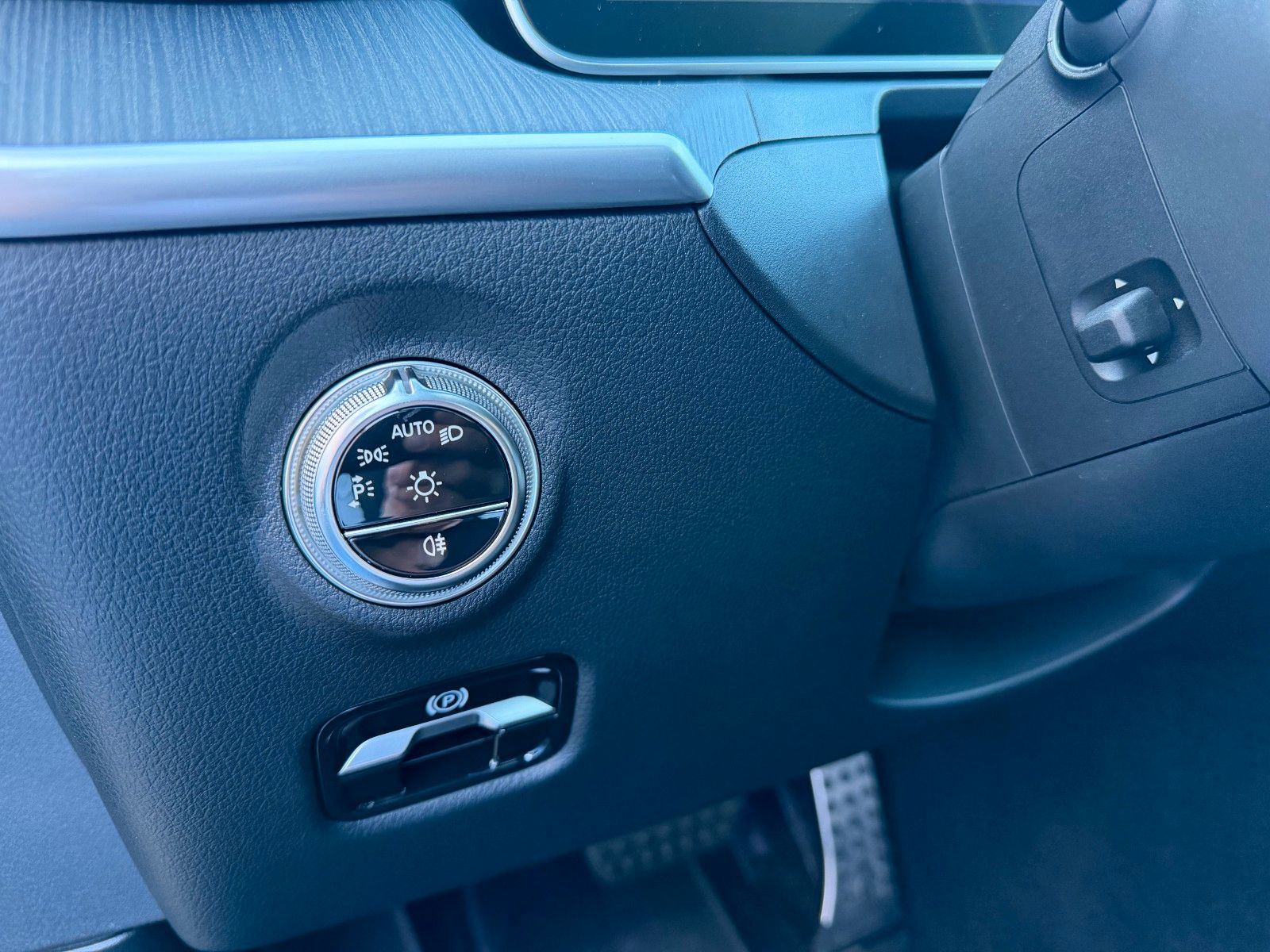 Fahrzeugabbildung Mercedes-Benz C 200d AMG+Pano+Digital+Memory+Night