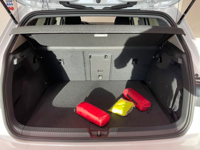 Golf VIII Life 1.5 TSI LED NAVI ACC SHZ