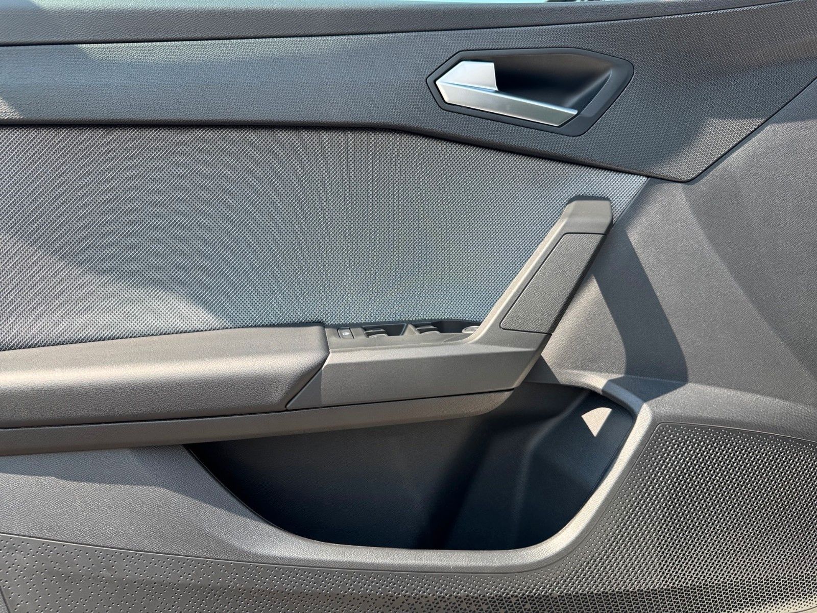 Fahrzeugabbildung SEAT Leon Sportstourer 1.5 eTSI 110 kW Style