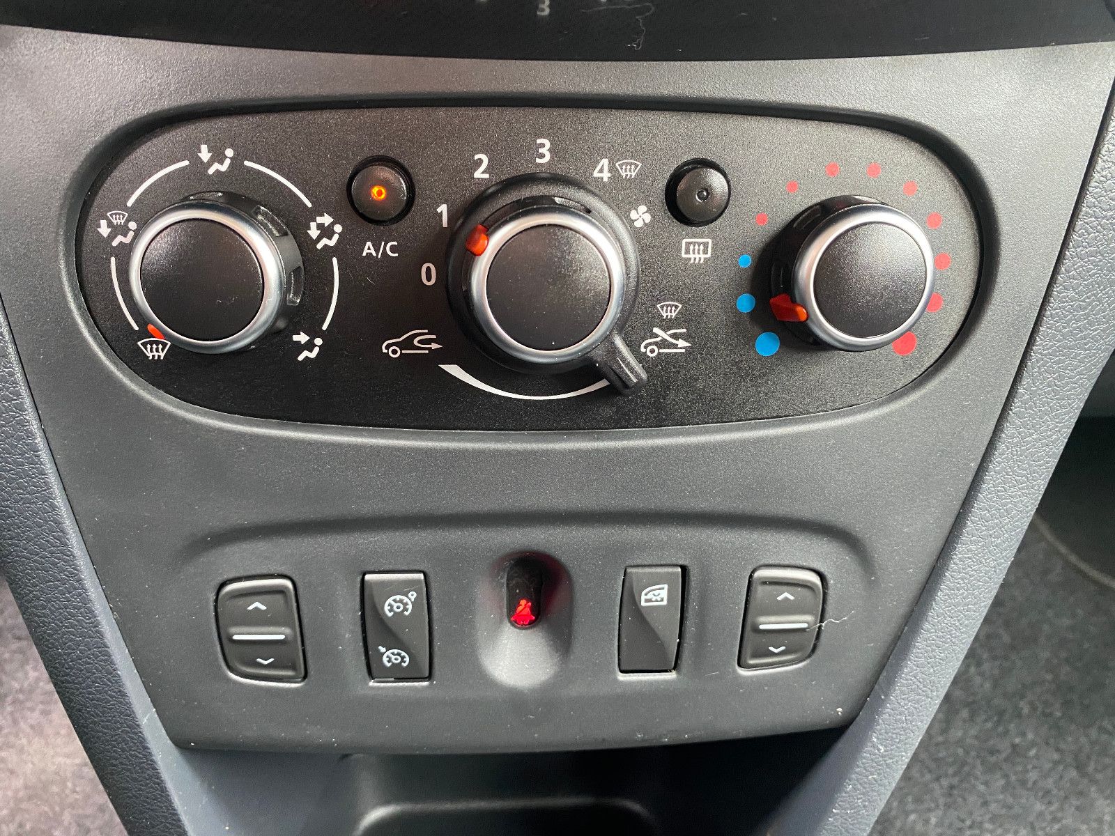 Fahrzeugabbildung Dacia Sandero II Stepway Prestige