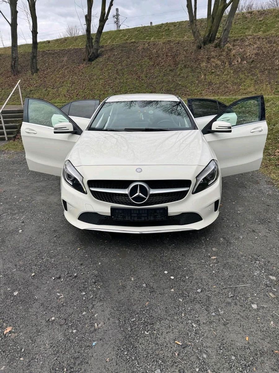 MERCEDES-BENZ Mercedes-Benz A220